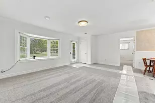 9445 Highland Dr, Grosse Ile, MI 48138 - Photo 7