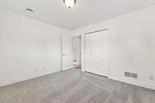9445 Highland Dr, Grosse Ile, MI 48138 - Photo 9
