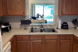 333 Nestlewood Dr, Holland, MI 49424 - Photo 5