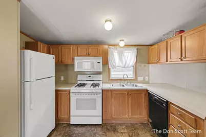 3662 Mount Blanc Street NW, Grand Rapids, MI 49544 - Photo 7