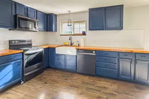 1117 9th St, Plainwell, MI 49080 - Photo 7