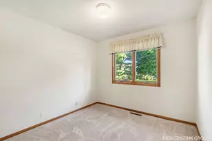 901 Creekridge Dr, Holland, MI 49423 - Photo 17