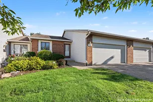 901 Creekridge Dr, Holland, MI 49423 - Photo 3
