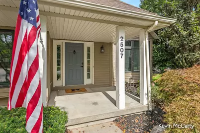 2507 Ridgecroft Avenue SE, Grand Rapids, MI 49546 - Photo 5