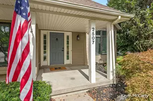 2507 Ridgecroft Ave SE, Grand Rapids, MI 49546 - Photo 5