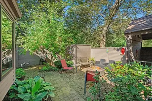 1020 Essex Cir, Kalamazoo, MI 49008 - Photo 19