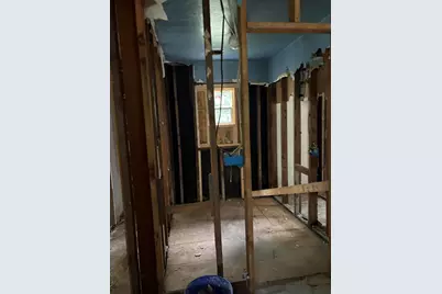 911 Waukonda Avenue, Benton Harbor, MI 49022 - Photo 3