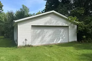 1892 Maple Ln, Benton Harbor, MI 49022 - Photo 29