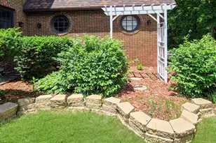 746 Oakridge Dr, Jackson, MI 49203 - Photo 5