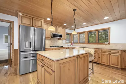 15710 Rich Lane, Hickory Corners, MI 49060 - Photo 5