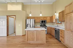 27420 Birmingham Ct, Paw Paw, MI 49079 - Photo 9