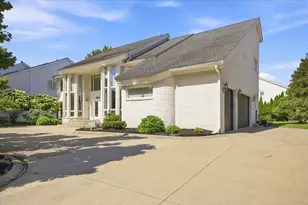 6122 Trailwood Ln, West Bloomfield, MI 48322 - Photo 7