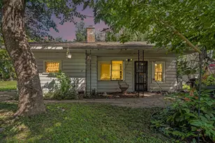 37 Logan St, Battle Creek, MI 49015 - Photo 1