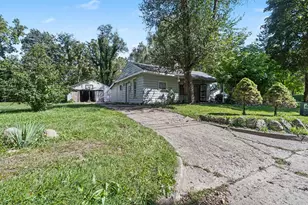 37 Logan St, Battle Creek, MI 49015 - Photo 1