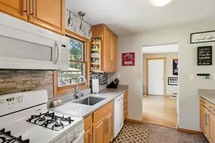 33590 Clarita St, Livonia, MI 48152 - Photo 13
