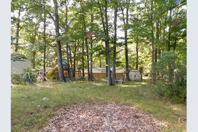 304 Magellan Avenue, Houghton Lake, MI 48629 - Photo 25