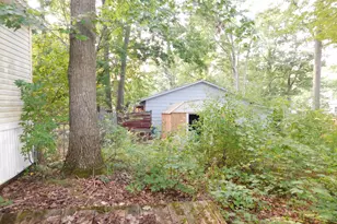 304 Magellan Ave, Houghton Lake, MI 48629 - Photo 19