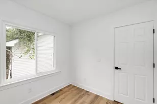 57 West End Ave, Waterford, MI 48328 - Photo 17
