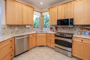 22533 Vineyard Cir, Mattawan, MI 49071 - Photo 13