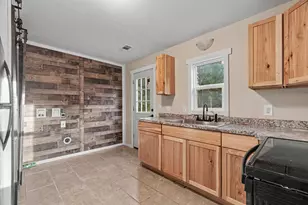 413 Marie Ave, Battle Creek, MI 49037 - Photo 5