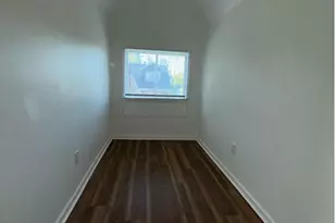8109 Woodlawn St, Detroit, MI 48213 - Photo 13