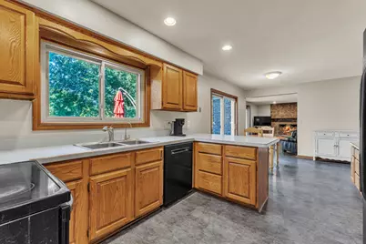 10098 Newfound Gap, Brighton, MI 48114 - Photo 11