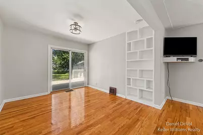 1243 Northlawn Street NE, Grand Rapids, MI 49505 - Photo 9