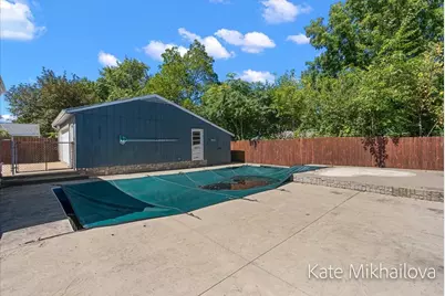 850 Upton Avenue, Springfield, MI 49037 - Photo 9