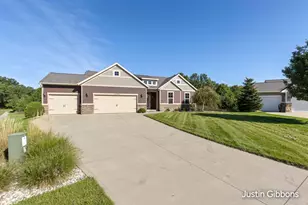 3159 Silver Fir Ct, Holland, MI 49424 - Photo 3
