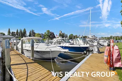 135 Wharfside #135, Grand Haven, MI 49417 - Photo 7