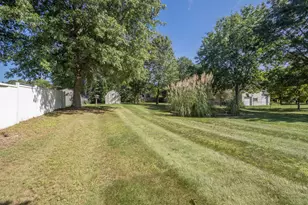 425 Walden Dr, Otsego, MI 49078 - Photo 35