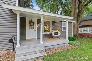 82 Grove St, Sparta, MI 49345 - Photo 3