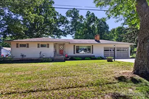11737 W Carson City Rd, Greenville, MI 48838 - Photo 1