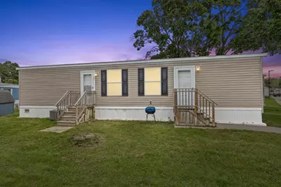 195 S Green Meadow Street SE, Grand Rapids, MI 49548 - Photo 1