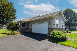 318 Barrington Cir, Lansing, MI 48917 - Photo 1