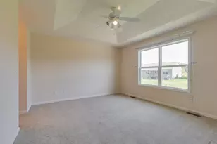 318 Barrington Cir, Lansing, MI 48917 - Photo 13