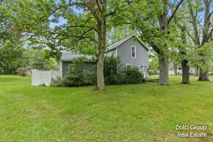 404 Pine St, Howard City, MI 49329 - Photo 19