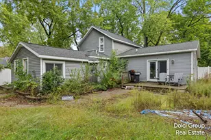 404 Pine St, Howard City, MI 49329 - Photo 21
