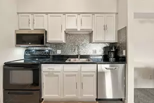 9634 Sawgrass Ct, Van Buren Township, MI 48111 - Photo 7