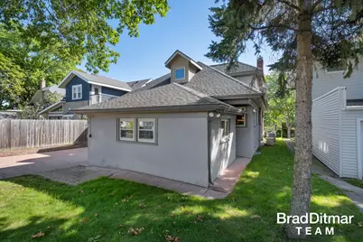 423 Rosewood Avenue SE, East Grand Rapids, MI 49506 - Photo 9
