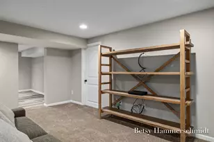 950 Bellclaire Ave SE, East Grand Rapids, MI 49506 - Photo 55