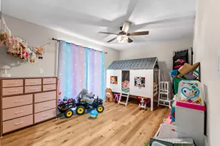 190 W Bacon St, Hillsdale, MI 49242 - Photo 9
