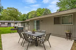 190 W Bacon St, Hillsdale, MI 49242 - Photo 25
