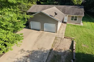 8161 Stadium Dr, Kalamazoo, MI 49009 - Photo 3