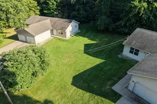 8161 Stadium Dr, Kalamazoo, MI 49009 - Photo 9