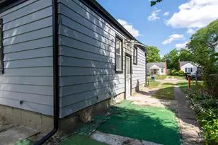 18691 Shaftsbury Ave, Detroit, MI 48219 - Photo 29