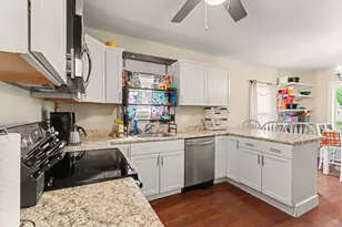 1417 Stamford Ave, Kalamazoo, MI 49048 - Photo 3