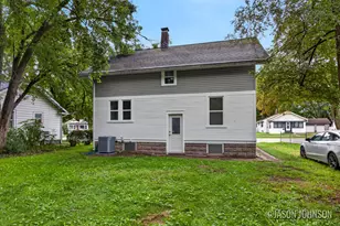 307 Ridgewood St SE, Kentwood, MI 49548 - Photo 5