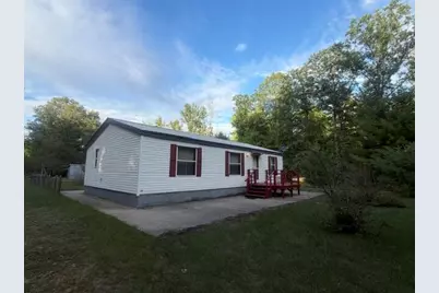 1505 E Van Buren Street, White Cloud, MI 49349 - Photo 1