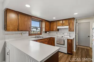 4298 40th St, Holland, MI 49423 - Photo 9